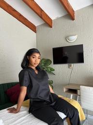 Massage Therapy Candice Dior