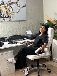 Massage Therapy Candice Dior